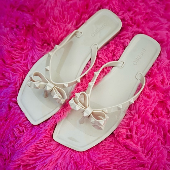 Amazon Shoes - Cream Bow Sandals